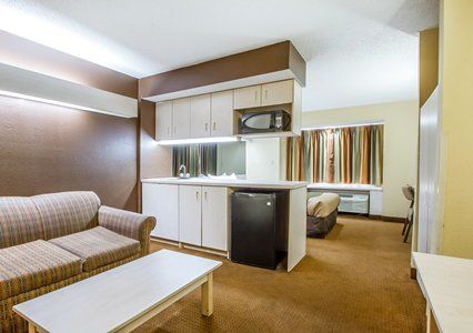 6-mobile, Al Hotel